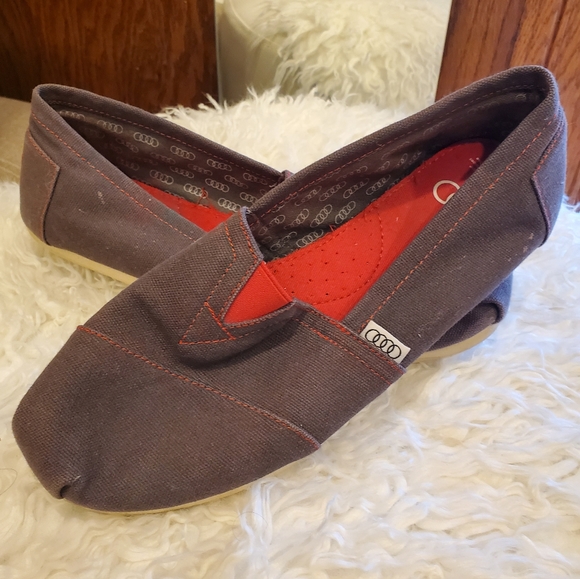 RARE-ish Collab Limited Edition : Canvas Audi Charcoal Grey and Crimson Red Toms - Picture 2 of 2